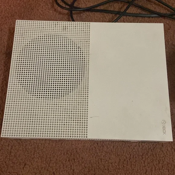 White Xbox One S 1TB